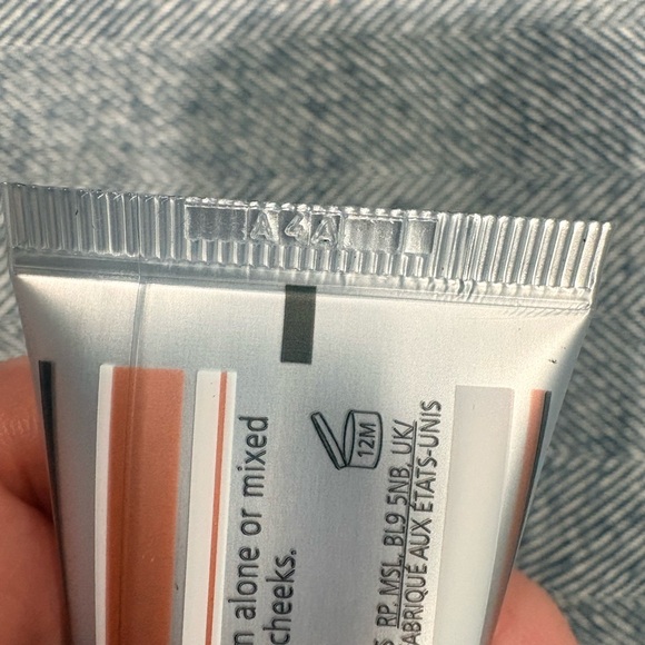 Chantecaille Liquid Lumiere Face and Cheek Iluminator | luster | 23ml | A4A - Picture 4 of 7